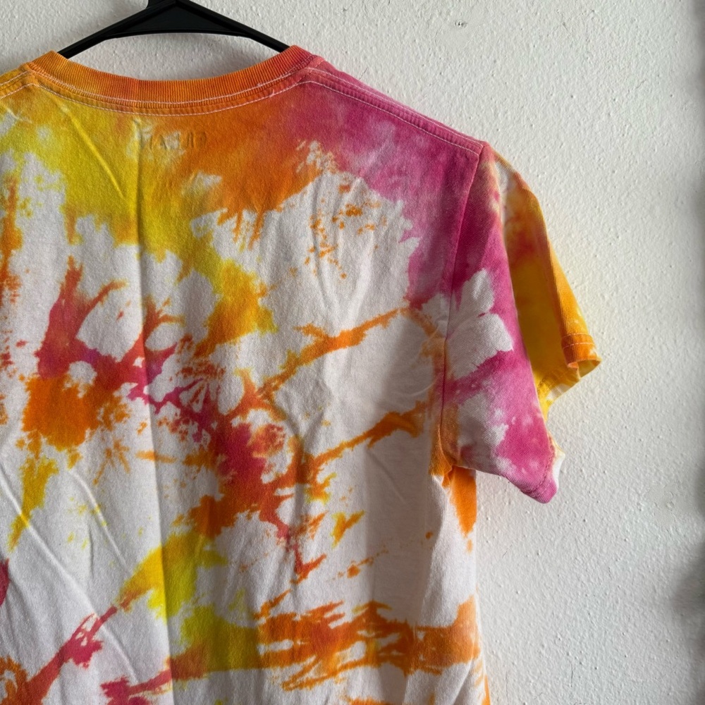 ☀️ Gildan • Cute Multicolor Tie-Dye Cropped T-Shirt • Women’s Small - Picture 4 of 9